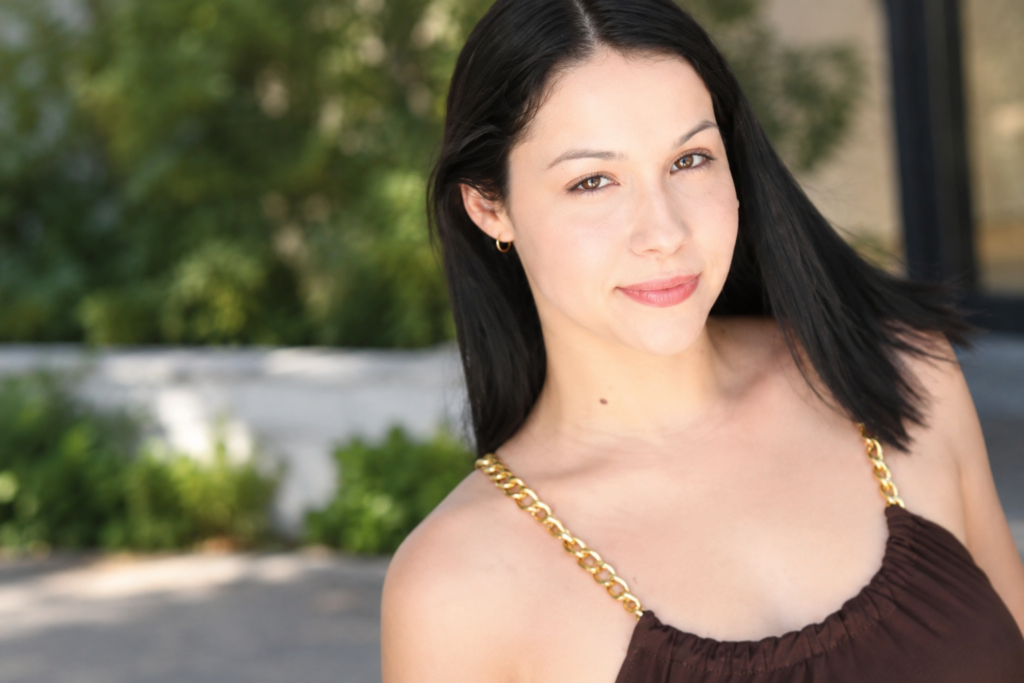 Ava Santina Wikipedia: Career, Age and Biography